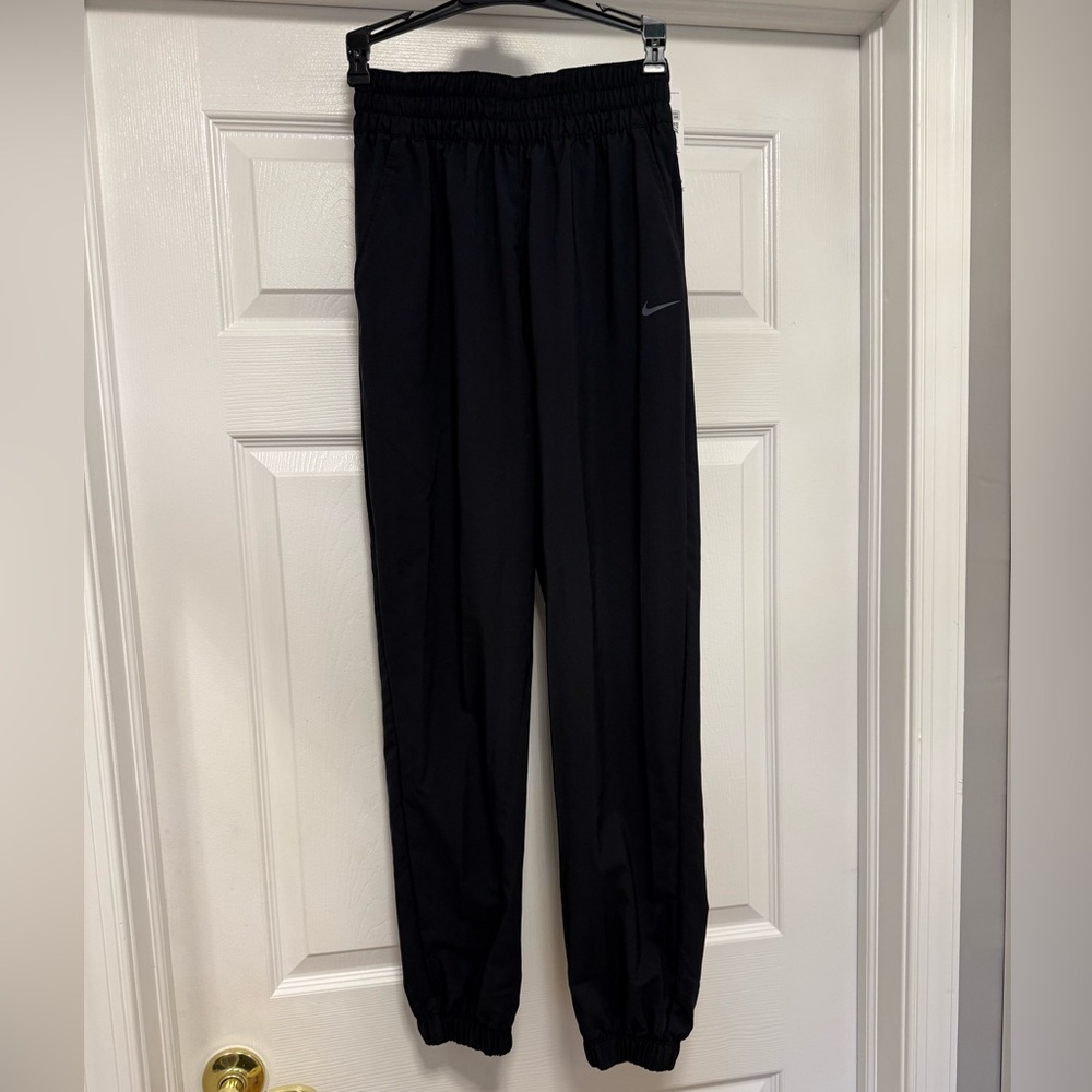 NWTA Nike Dri-FIT Women’s Joggers XS